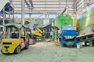 定製四軸破碎機在台灣汽車內飾SRF替代燃料生產線的應用實踐