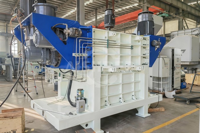 台灣汽車粉碎殘渣（ASR）轉固體回收燃料（SRF）生產線用四軸粉碎機
